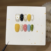 Vente en gros OEM ODM Faux ongles courts à presser faits main, motif Macaron estival frais, couleur contrastée et pois, style sucré