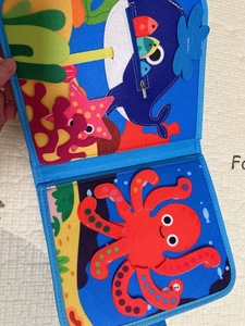 Livre sensoriel en feutre pliable et portable sur le thème de la ferme, avec patchs animaux détachables, pour l'éveil et l'apprentissage précoce des bébés - Product Image 6