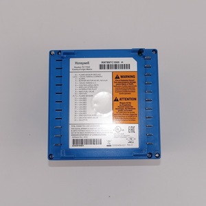 Contrôleur de Combustion au Gaz Honeywell RM7897C1000 120V, Spécialement Conçu pour les Systèmes de Brûleurs, Fabriqué aux États-Unis - Product Image 3