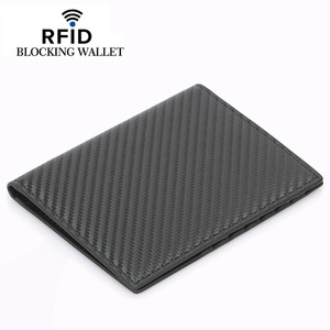 Portefeuille en fibre de carbone et cuir avec logo personnalisé Étui à passeport japonais multiple et porte-cartes RFID à la mode - Product Image 4
