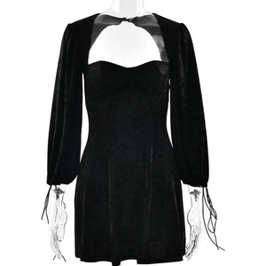 Robe de soirée moulante courte en velours style européen, dos nu, manches trois quarts - Product Image 5
