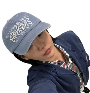 The Same Retro Embroidered Flower 6-Panel 100% Cotton Baseball Cap for Women's Spring New Wide-brimmed Big Head Circumference - Product Image 1