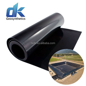 Géomembrane HDPE de 40 mil d'épaisseur et 30 m de longueur pour la couverture des bassins d'élevage de poissons - Product Image 1