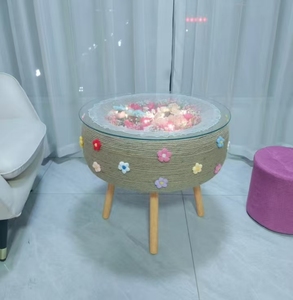 Mesa <span class=keywords><strong>de</strong></span> <span class=keywords><strong>Centro</strong></span> con Base <span class=keywords><strong>de</strong></span> Neumático con Patrón Floral, Tejida a Mano con Madera, Cáñamo y Algodón, Decoración Única para Sala <span class=keywords><strong>de</strong></span> Estar - Product Image 2