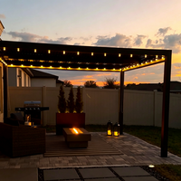 Pergola moderne en aluminium à cadre foncé avec commande intelligente, toit électrique inclinable et stores latéraux rétractables rayés, 6 pieds, pour jardin résidentiel