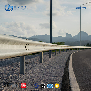 Snelweggolfvormige Gegalvaniseerde Vangrail Antibotsingsbalkstaal Voor Landelijke Wegen Veiligheid Vangrail Brug Stalen Plaat - Product Image 3