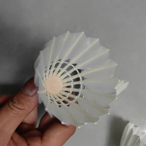 Volants de badminton en plumes de canard, 12 pièces en tube, blancs, durables, vol stable, pour compétition, à tige droite - Product Image 5