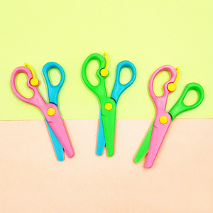 Tijeras de manualidades para niños en edad preescolar, para cortar papel, tijeras de seguridad, tijeras de arte elásticas antipellizcos para estudiantes. - Product Image 2
