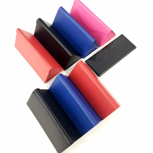 Nouvel étui à lunettes pliable triangulaire de forme irrégulière 160x70x62mm en métal, style tendance, pour lunettes de soleil - Product Image 4