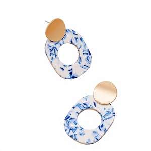 Nouvelles boucles d'oreilles en céramique artisanales pour artistes professionnels, bijoux fins de qualité, cadeau pour femmes, tendance pour mariage, fête, fiançailles - Product Image 2