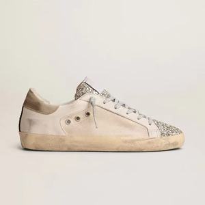 Baskets classiques pour femmes en cuir véritable de canard blanc, style vintage Superstar avec paillettes dorées pour l'été - Product Image 2