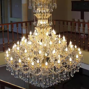 Lampadario Moderno Personalizzato 2024 in Vetro e Ferro con Dettagli in Bambù per Hall di Hotel, Sale Matrimoni e Spazi Residenziali - Lampade a Sospensione in Vendita - Product Image 2