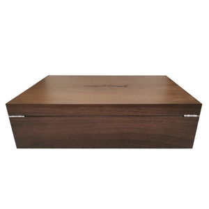 Caja de regalo de madera maciza cuadrada de 10 mm de grosor, hecha a mano, con tapa abatible para empaque de regalos y manualidades. - Product Image 1