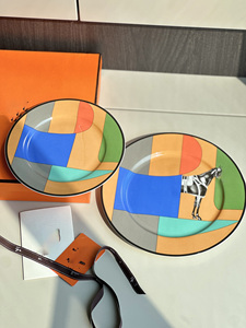 Nouvelle Décoration Nordique pour la Maison : Assiettes et Plats de Présentation en Porcelaine Écologique pour Votre Table à Manger - Product Image 4