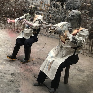 Horrible <span class=keywords><strong>Zombie</strong></span> pour Halloween fantômes mangeant des cadavres équipement <span class=keywords><strong>de</strong></span> maison hantée décoration d'halloween - Product Image 3
