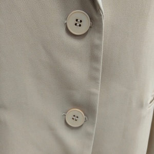 Nouveau manteau de bureau de dame personnalisé à la mode Slim Fit Streamline Blazer à manches longues en marron col en V fermeture à simple boutonnage - Product Image 4