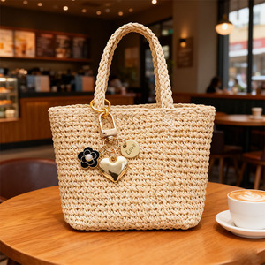 2026 गर्म बिक्री थोक उच्च गुणवत्ता वाली चमक महिलाओं के विंटेज दिल के आकार के धातु क्रॉसबॉडी बैग हैंडबैग सजावटी - Product Image 6