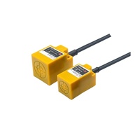 Sensor Proximitas Induktif Persegi 12-24V Jarak Deteksi 5mm untuk Otomasi Industri