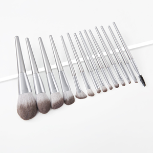 Juego de brochas de maquillaje plateadas veganas de lujo, 14 Uds., mango de madera de alta calidad, kit de cosméticos faciales con etiqueta privada, 10 Uds. Por juego - Product Image 2