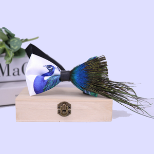 Papillon Elegante <span class=keywords><strong>di</strong></span> Alta Qualità in Piume <span class=keywords><strong>di</strong></span> Pavone Bianche Fatte a Mano per <span class=keywords><strong>Uomo</strong></span> - Product Image 1