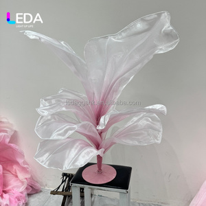 LEDA Centre de table géant fait main en organza pour mariage, support de fleurs personnalisé en gaze de soie rose pour banquets et réceptions - Product Image 3