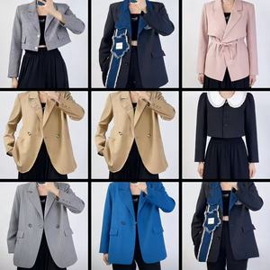 Blazer da Donna in Poliestere Grigio con Bottone Singolo, Tessuto a Maniche Lunghe per Ufficio e Uso Quotidiano - Product Image 3