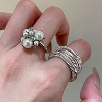 Cincin Bunga Mutiara Imitasi Terbuka yang Dapat Disesuaikan, Perhiasan Wanita Sederhana, Elegan, dan Serbaguna, Cocok untuk Hadiah atau Pesta