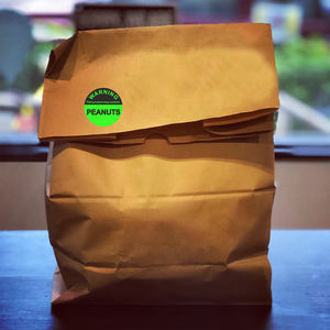 Etiquetas de seguridad alimentaria personalizables Pegatinas de notificación de <span class=keywords><strong>al</strong></span>érgenos con impresión UV Notificaciones de seguridad de <span class=keywords><strong>alergia</strong></span> alimentaria de alta adherencia - Product Image 3