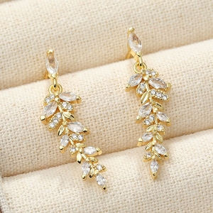 Versátiles pendientes de moda famosos de Internet con diseño de hoja de borla larga temperamento circón oreja de <span class=keywords><strong>trigo</strong></span> y nicho estilo versátil - Product Image 1