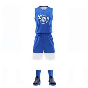 Ensemble de survêtement de basketball personnalisé respirant et à séchage rapide, grande taille, avec logo imprimé par transfert thermique pour le sport - Product Image 1