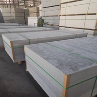 Plancher en fibro-ciment perforé ignifuge de 18 mm pour usage extérieur et extérieur