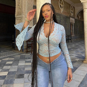 Top de encaje con cuello en V y manga acampanada para mujer, rojo, transparente, ajustado, moda de primavera y verano - Product Image 4