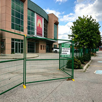 Clôture de chantier mobile temporaire de haute qualité du fabricant australien 6x12 en acier au carbone avec cadre en PVC et portails treillis