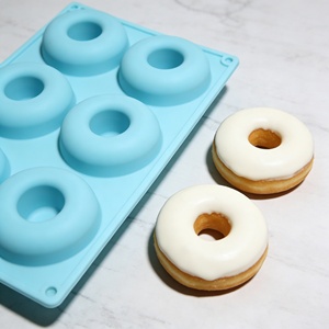 Molde de Silicona para Hornear en Forma de Oso 3D, Reutilizable, con 6 Cavidades para Donuts, Bandeja para Hornear Mini Pasteles - Product Image 2