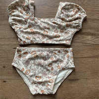 Adorable maillot de bain deux pièces à manches bouffantes pour enfants en vrac maillot de bain texturé en seersucker tissu recyclé maillot de bain froissé