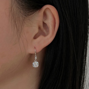 Pendientes Colgantes de Plata S925 con Baño de Rodio en Oro Champagne, Diseño Clásico Dylam, con Piedra Moissanita D VVS1 - Product Image 4
