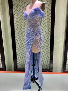 Vestidos de Fiesta de los 80 con Abertura Alta, Corsé Brillante Azul Cielo, Hombros Descubiertos, Plisado, Transparente, Lentejuelas, Terciopelo Bordado - Product Image 3