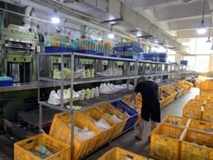 Suela de Zapatos Deportivos Antideslizante, Duradera, de Color Personalizado, Ecológica, de EVA, con Amortiguación de Aire, Ligera y Absorbente de Impactos - Product Image 6