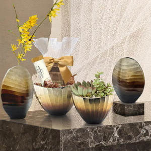 2025 aluminium métal Pots de fleurs jardinières pour la maison hôtels et restaurants métal Antique arc-en-ciel finition Vase à fleurs - Product Image 2