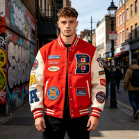 Veste bomber varsity personnalisée de haute qualité, avec logos brodés surdimensionnés, patchs en chenille et manches en cuir avec corps en laine