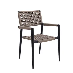 Patio esterno in vimini ristorante mobili resistenti alle intemperie in alluminio impilabile da giardino caffè bracciale sedie