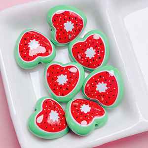 Cuentas de plástico acrílico fruta bonita amor fresa sandía acrílico pulsera encanto cuentas para la fabricación de joyas - Product Image 6