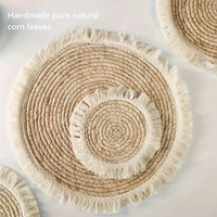 Sous-plat rond Girida en écorce de maïs tissé à la main, moderne, avec pompons, isolant thermique, qualité alimentaire, écologique, pour plat à gratin