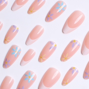 <span class=keywords><strong>Uñas</strong></span> Postizas Medianas de PMMA con Certificación CE, Color <span class=keywords><strong>Rosa</strong></span> Bebé Brillante, Punta Francesa Blanca, Diseño Floral de Margaritas Pintadas a Mano en 3D, Primavera - Product Image 2