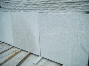 <span class=keywords><strong>Lastre</strong></span> Grandi di <span class=keywords><strong>Granito</strong></span> Bianco Perla con Macchie Viola per Piani di Lavoro, Finitura Bush Hammered, Piastrelle in <span class=keywords><strong>Granito</strong></span> Bianco per Pavimenti - Product Image 5