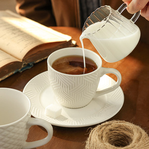 Taza de Café de Cerámica Estilo Europeo con Platillo, Diseño de Hojas, Resistente a Altas Temperaturas, Personalizable para Regalo - Product Image 3