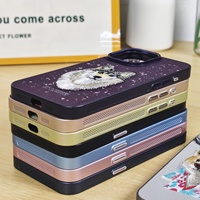 Vente chaude Étui de téléphone en cuir PU durable et exquis avec broderie, résistant aux chocs et à la saleté, design luxueux pour 16-A027