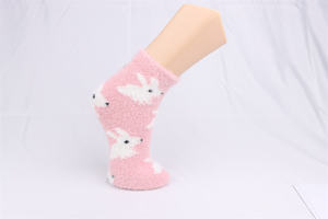 Cadeaux mode d'hiver Chaussons d'intérieur en fausse fourrure duveteux pour femme - Product Image 6