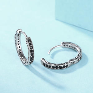 Orecchini a Cerchio Vintage in Argento 925 con Cristalli e Strass, Finitura Argento Anticato per Uso Quotidiano Femminile - Product Image 3