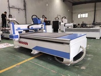 Routeur CNC à positionnement automatique 1325 pour la découpe et la gravure du contreplaqué, du MDF, de l'acrylique et du Kt-board